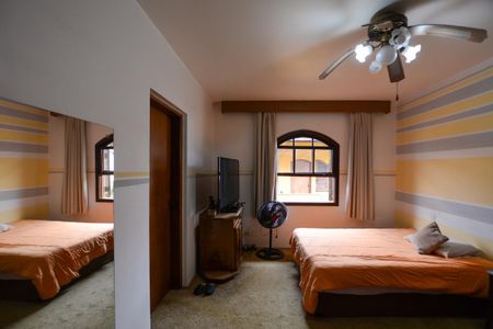 Casa para alugar com 440m², 5 quartos e 4 vagas Casa para alugar com 440m², 5 quartos e 4 vagasSUÍTE 1