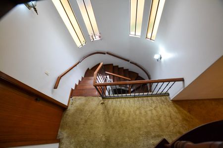 Casa para alugar com 440m², 5 quartos e 4 vagas Casa para alugar com 440m², 5 quartos e 4 vagasESCADA ACESSO SALA