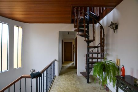 Casa para alugar com 440m², 5 quartos e 4 vagas Casa para alugar com 440m², 5 quartos e 4 vagasCORREDOR