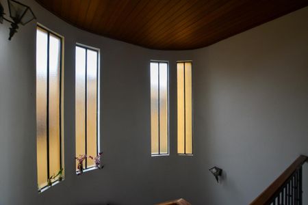 Casa para alugar com 440m², 5 quartos e 4 vagas Casa para alugar com 440m², 5 quartos e 4 vagasJANELAS