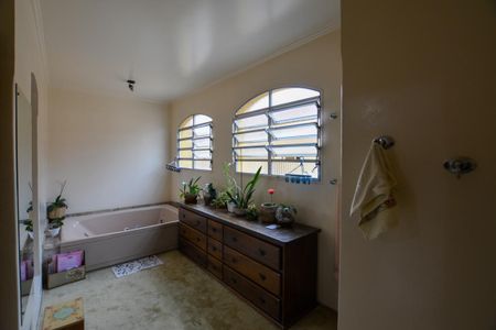 Casa para alugar com 440m², 5 quartos e 4 vagas Casa para alugar com 440m², 5 quartos e 4 vagasSUÍTE 1