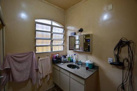 Casa para alugar com 440m², 5 quartos e 4 vagas Casa para alugar com 440m², 5 quartos e 4 vagasBANHEIRO