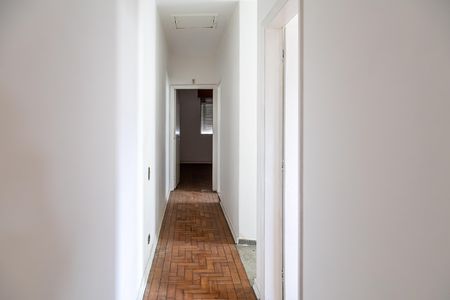 Casa à venda com 206m², 3 quartos e 2 vagas Casa à venda com 206m², 3 quartos e 2 vagasCorredor