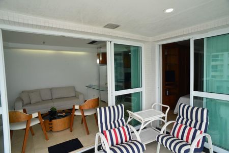 Apartamento à venda com 53m², 1 quarto e 1 vaga Apartamento à venda com 53m², 1 quarto e 1 vagaVaranda