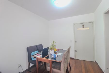 Apartamento à venda com 76m², 2 quartos e 1 vaga Apartamento à venda com 76m², 2 quartos e 1 vagaSala