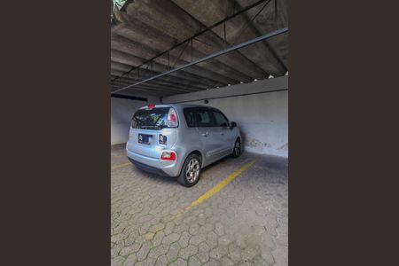 garagem de apartamento à venda com 2 quartos, 76m² em Petrópolis, Porto Alegre