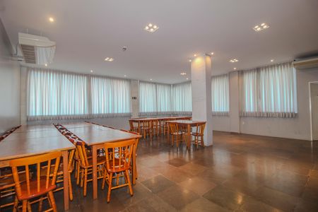 Apartamento à venda com 76m², 2 quartos e 1 vaga Apartamento à venda com 76m², 2 quartos e 1 vagaÁrea comum - Salão de festas