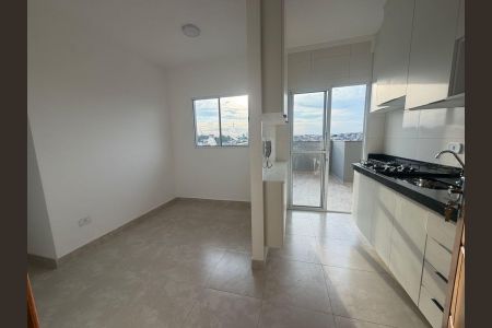 Sala de apartamento para alugar com 2 quartos, 85m² em Jardim Caguassu, São Paulo