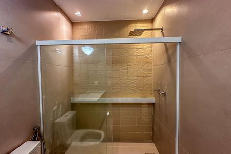 Apartamento à venda com 110m², 3 quartos e 1 vaga Apartamento à venda com 110m², 3 quartos e 1 vagaBanheiro Social