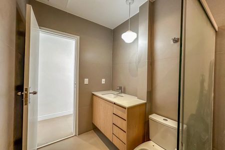 Apartamento à venda com 110m², 3 quartos e 1 vaga Apartamento à venda com 110m², 3 quartos e 1 vagaBanheiro Social