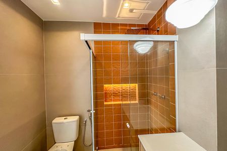 Apartamento à venda com 110m², 3 quartos e 1 vaga Apartamento à venda com 110m², 3 quartos e 1 vagaBanheiro da Suíte