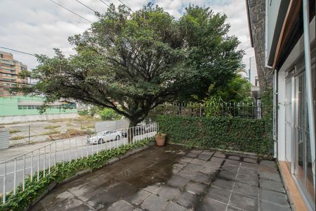 Casa para alugar com 145m², 3 quartos e 3 vagas Casa para alugar com 145m², 3 quartos e 3 vagasVaranda