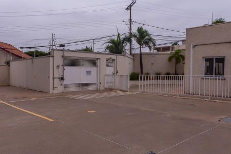 Apartamento para alugar com 53m², 2 quartos e 1 vaga Apartamento para alugar com 53m², 2 quartos e 1 vagaÁrea Comum-Portão de entrada e saída de veiculos