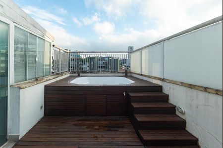Apartamento à venda com 167m², 2 quartos e 3 vagas Apartamento à venda com 167m², 2 quartos e 3 vagasJacuzzi
