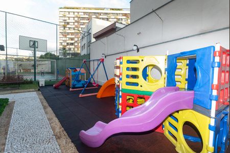 Apartamento à venda com 167m², 2 quartos e 3 vagas Apartamento à venda com 167m², 2 quartos e 3 vagasÁrea Comum