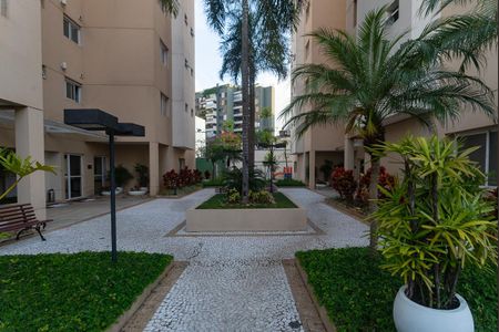 Apartamento à venda com 167m², 2 quartos e 3 vagas Apartamento à venda com 167m², 2 quartos e 3 vagasÁrea Comum