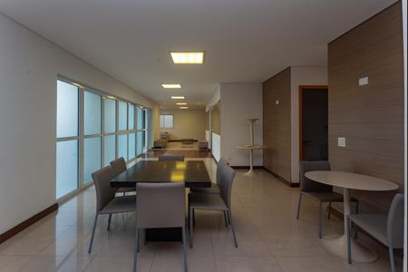 Apartamento à venda com 167m², 2 quartos e 3 vagas Apartamento à venda com 167m², 2 quartos e 3 vagasÁrea Comum