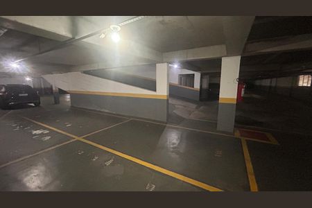Apartamento à venda com 167m², 2 quartos e 3 vagas Apartamento à venda com 167m², 2 quartos e 3 vagasGaragem