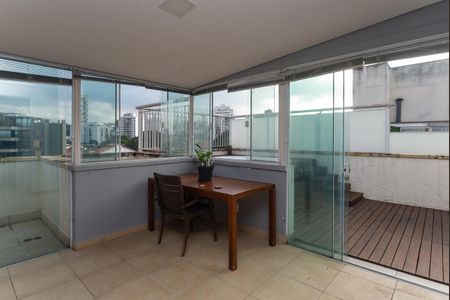 Apartamento à venda com 167m², 2 quartos e 3 vagas Apartamento à venda com 167m², 2 quartos e 3 vagasCobertura