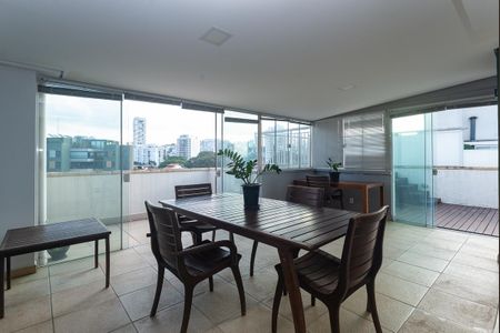 Apartamento à venda com 167m², 2 quartos e 3 vagas Apartamento à venda com 167m², 2 quartos e 3 vagasCobertura