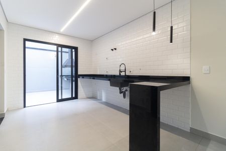 Casa à venda com 127m², 3 quartos e 2 vagas Casa à venda com 127m², 3 quartos e 2 vagasCozinha