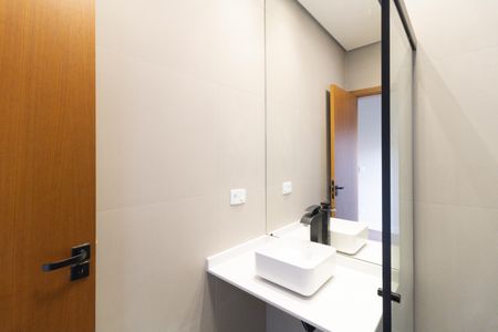 Casa à venda com 127m², 3 quartos e 2 vagas Casa à venda com 127m², 3 quartos e 2 vagasBanheiro da Suíte