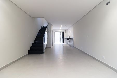 Sala de casa à venda com 3 quartos, 117m² em Vila Gumercindo, São Paulo