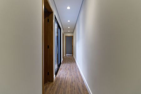 Casa à venda com 127m², 3 quartos e 2 vagas Casa à venda com 127m², 3 quartos e 2 vagasCorredor