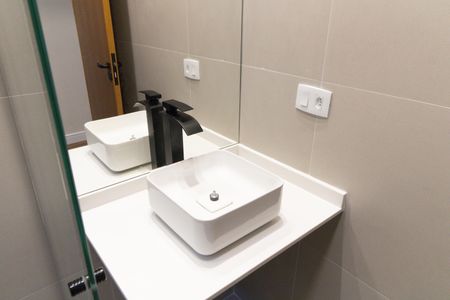 Casa à venda com 127m², 3 quartos e 2 vagas Casa à venda com 127m², 3 quartos e 2 vagasBanheiro Social