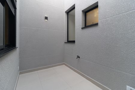 Casa à venda com 127m², 3 quartos e 2 vagas Casa à venda com 127m², 3 quartos e 2 vagasJardim de Inverno