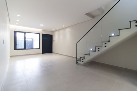 Sala de casa à venda com 3 quartos, 117m² em Vila Gumercindo, São Paulo