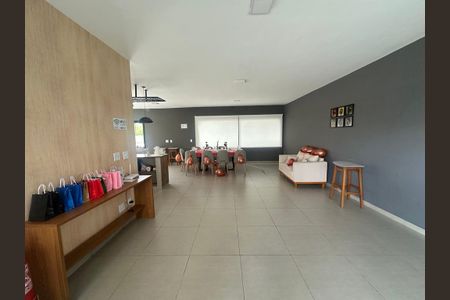 Apartamento para alugar com 55m², 2 quartos e 1 vaga Apartamento para alugar com 55m², 2 quartos e 1 vagaÁrea comum - Salão de festas