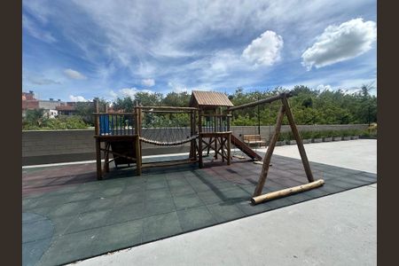 Apartamento para alugar com 55m², 2 quartos e 1 vaga Apartamento para alugar com 55m², 2 quartos e 1 vagaÁrea comum - Playground
