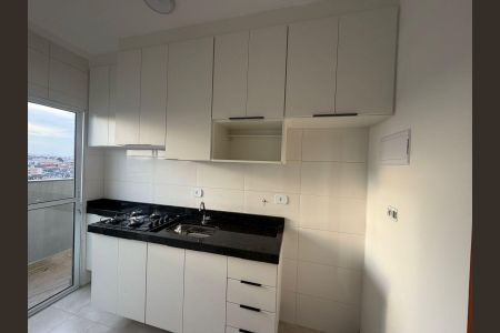 Cozinha de apartamento para alugar com 2 quartos, 64m² em Jardim Caguassu, São Paulo