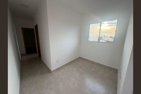 Sala de apartamento para alugar com 2 quartos, 64m² em Jardim Caguassu, São Paulo