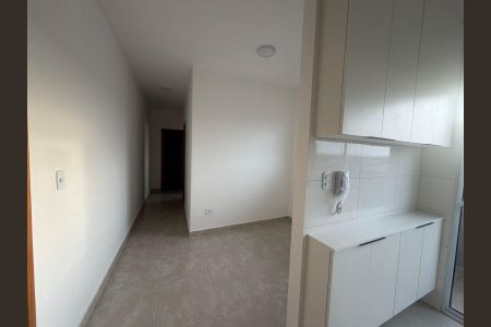 Sala de apartamento para alugar com 2 quartos, 64m² em Jardim Caguassu, São Paulo