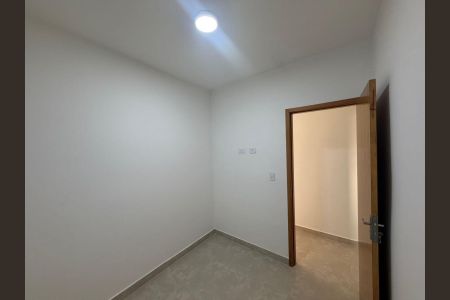 Quarto 1 de apartamento para alugar com 2 quartos, 64m² em Jardim Caguassu, São Paulo
