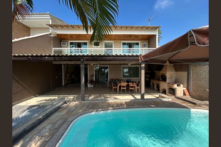 Casa à venda com 200m², 4 quartos e 3 vagasFachada