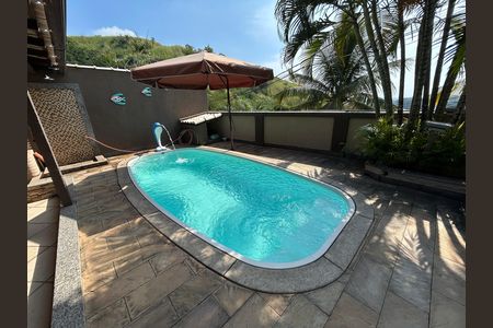 Casa à venda com 200m², 4 quartos e 3 vagasPiscina