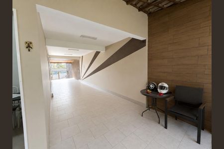 Casa à venda com 200m², 4 quartos e 3 vagas Casa à venda com 200m², 4 quartos e 3 vagasGaragem