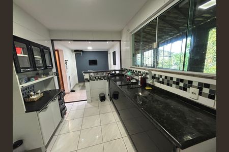 Casa à venda com 200m², 4 quartos e 3 vagasCozinha