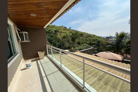 Casa à venda com 200m², 4 quartos e 3 vagasVaranda