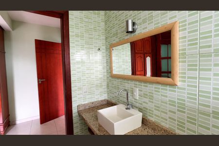 Casa à venda com 200m², 4 quartos e 3 vagas Casa à venda com 200m², 4 quartos e 3 vagasBanheiro da Suíte