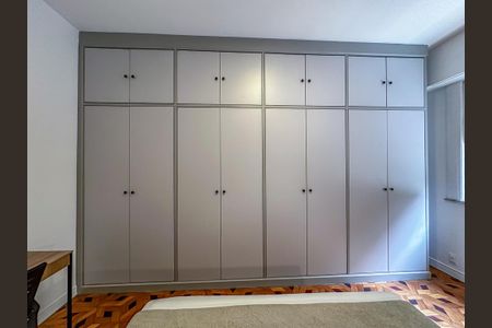 Apartamento à venda com 191m², 4 quartos e 1 vaga