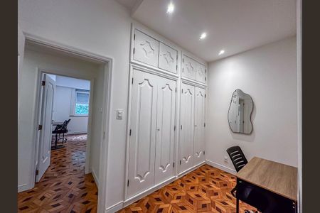 Apartamento à venda com 191m², 4 quartos e 1 vaga