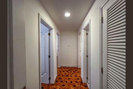 Apartamento à venda com 191m², 4 quartos e 1 vaga