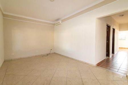 Casa para alugar com 110m², 3 quartos e 4 vagas