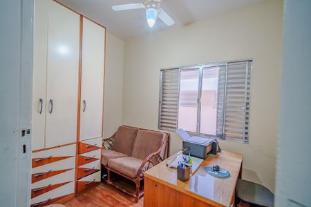 Casa à venda com 150m², 4 quartos e 2 vagas Casa à venda com 150m², 4 quartos e 2 vagasQuarto
