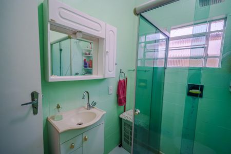 Casa à venda com 150m², 4 quartos e 2 vagas Casa à venda com 150m², 4 quartos e 2 vagasBanheiro