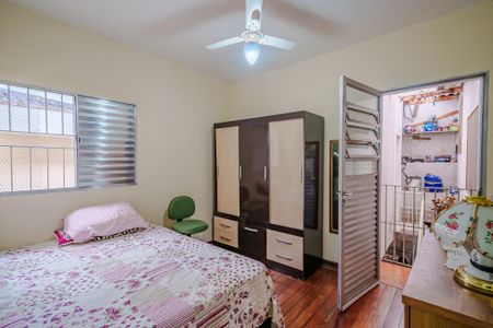 Casa à venda com 150m², 4 quartos e 2 vagas Casa à venda com 150m², 4 quartos e 2 vagasQuarto 2
